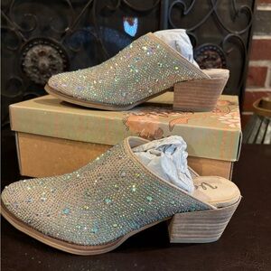 1.5 inch heel, never worn, in box